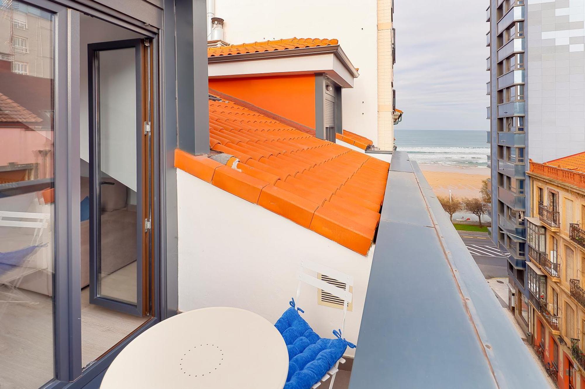 Atico Con Terraza En Playa De San Lorenzo Хихон Экстерьер фото
